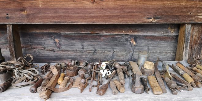 alte Werkzeuge und Utensilien